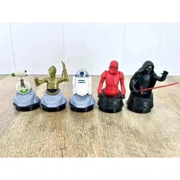 Star Wars The Rise of Skywalker Movie Cup Cake Toppers Mini Figure Bust Lot Of 5 - Picture 2 of 5